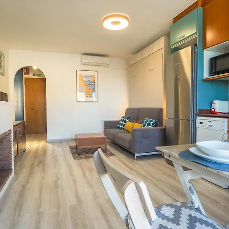 The By Hello Homes 锡切斯