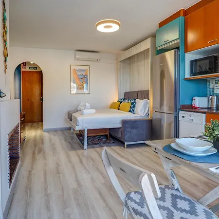 The By Hello Homes Apartman